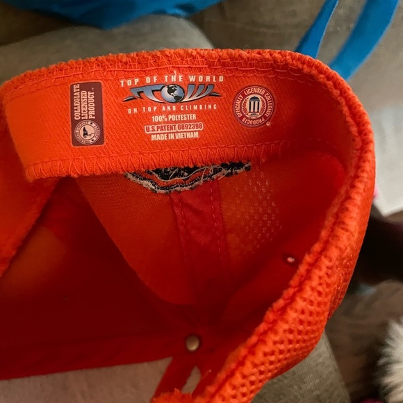 Florida Gators Blue Embroidered One Fit Ball Cap Hat Top Of The World TOW Chomp - Picture 4 of 4